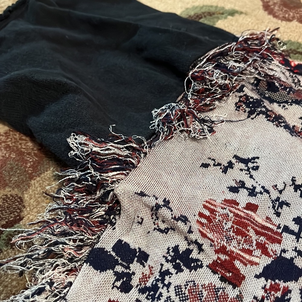 Free People Bandana Print Xs-S oversized poncho sweater - Picture 6 of 6